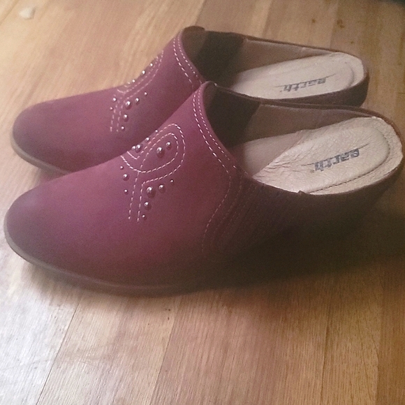 💥EARTH💥 LEATHER BURGANDY SIZE 9B SLIP ON CLOGGS, SHOES! VINTAGE! - Picture 11 of 12